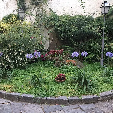 La Corte Frühstückspension SantʼAntimo