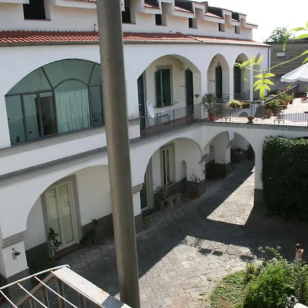 La Corte Frühstückspension SantʼAntimo